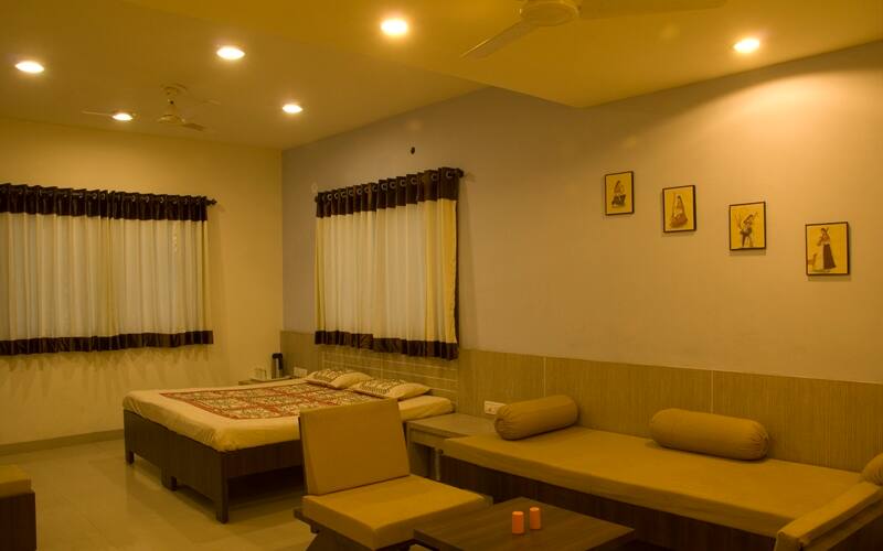 Amrit Gardan & Rhythm Palace, Ratlam 4